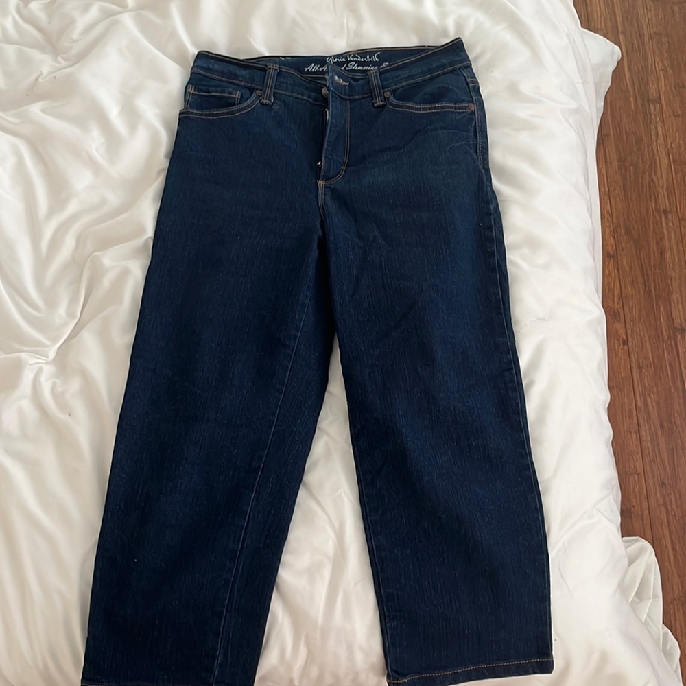 dark wash capri jeans